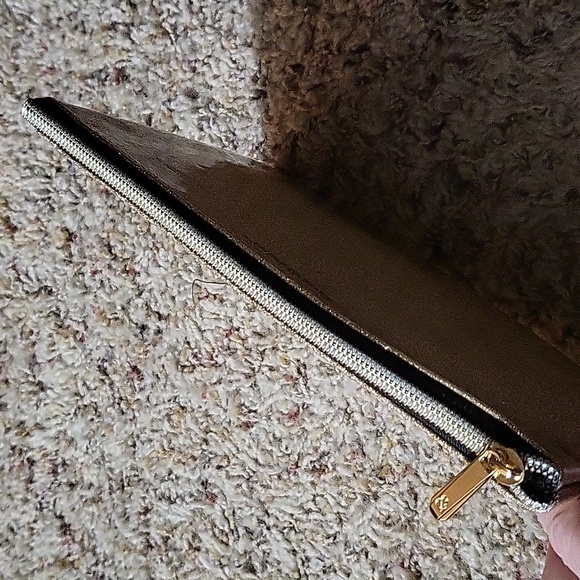 Sage & Emily gold sparkle pouch - Picture 3 of 4